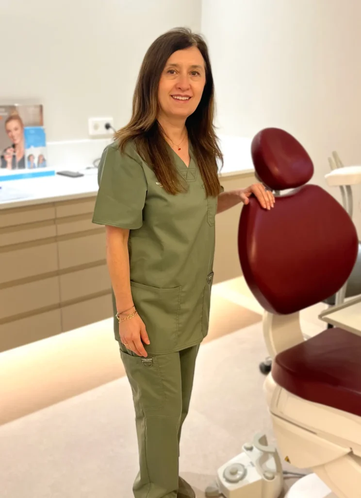 María José Expósito- Auxiliar dental